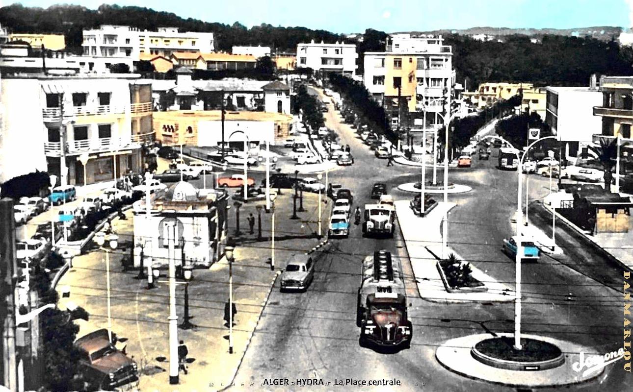 Alger - Hydra - La Place centrale.jpg